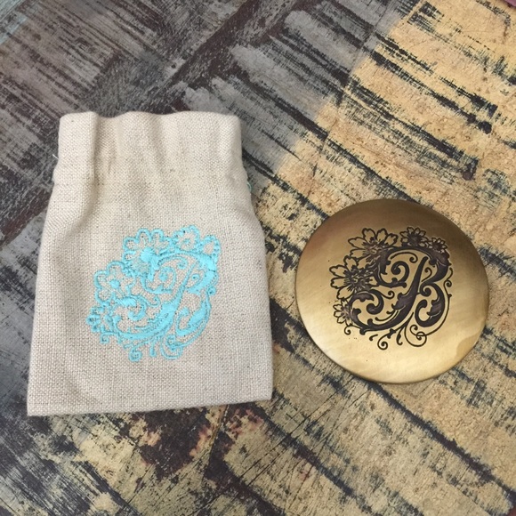 Anthropologie Accessories - NWT vintage Anthropologie compact mirror